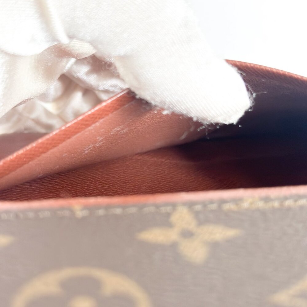 Louis Vuitton Monogram Wallet - Picture 15 of 16